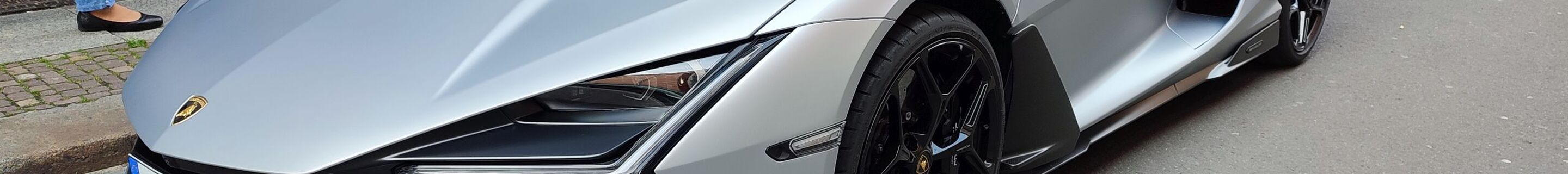 Lamborghini Revuelto