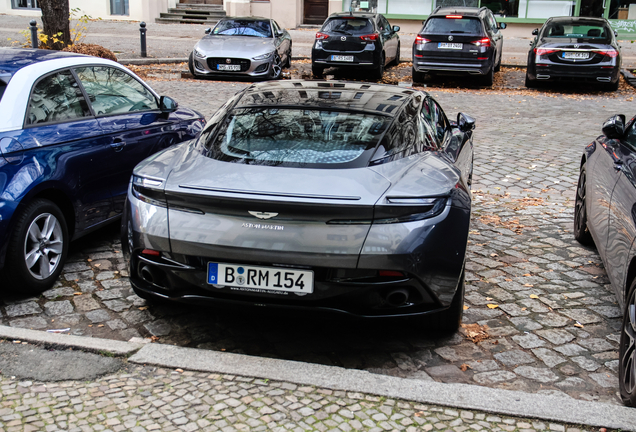 Aston Martin DB11 AMR