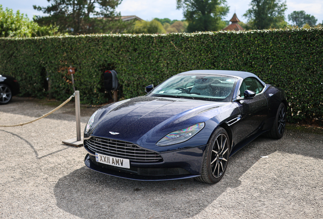Aston Martin DB11 V8 Volante