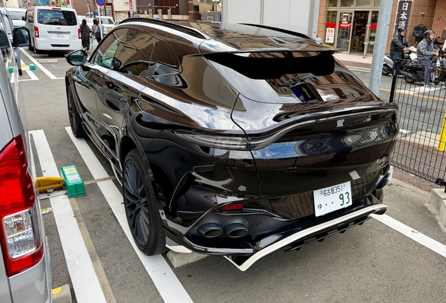 Aston Martin DBX707