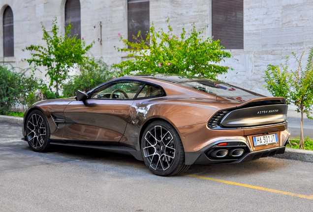 Aston Martin Vanquish 2025