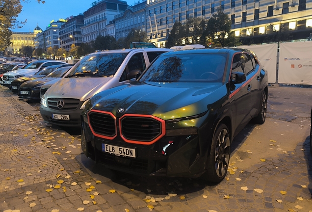 BMW XM G09 Label Red