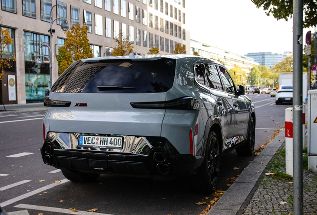 BMW XM G09 Label Red