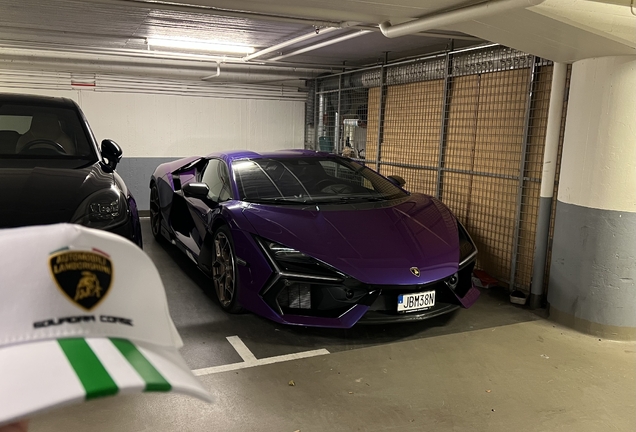 Lamborghini Revuelto