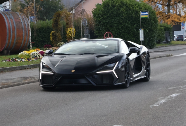 Lamborghini Revuelto