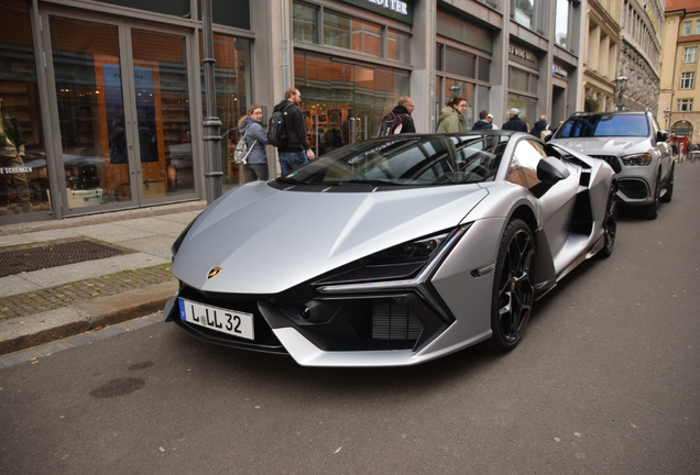 Lamborghini Revuelto