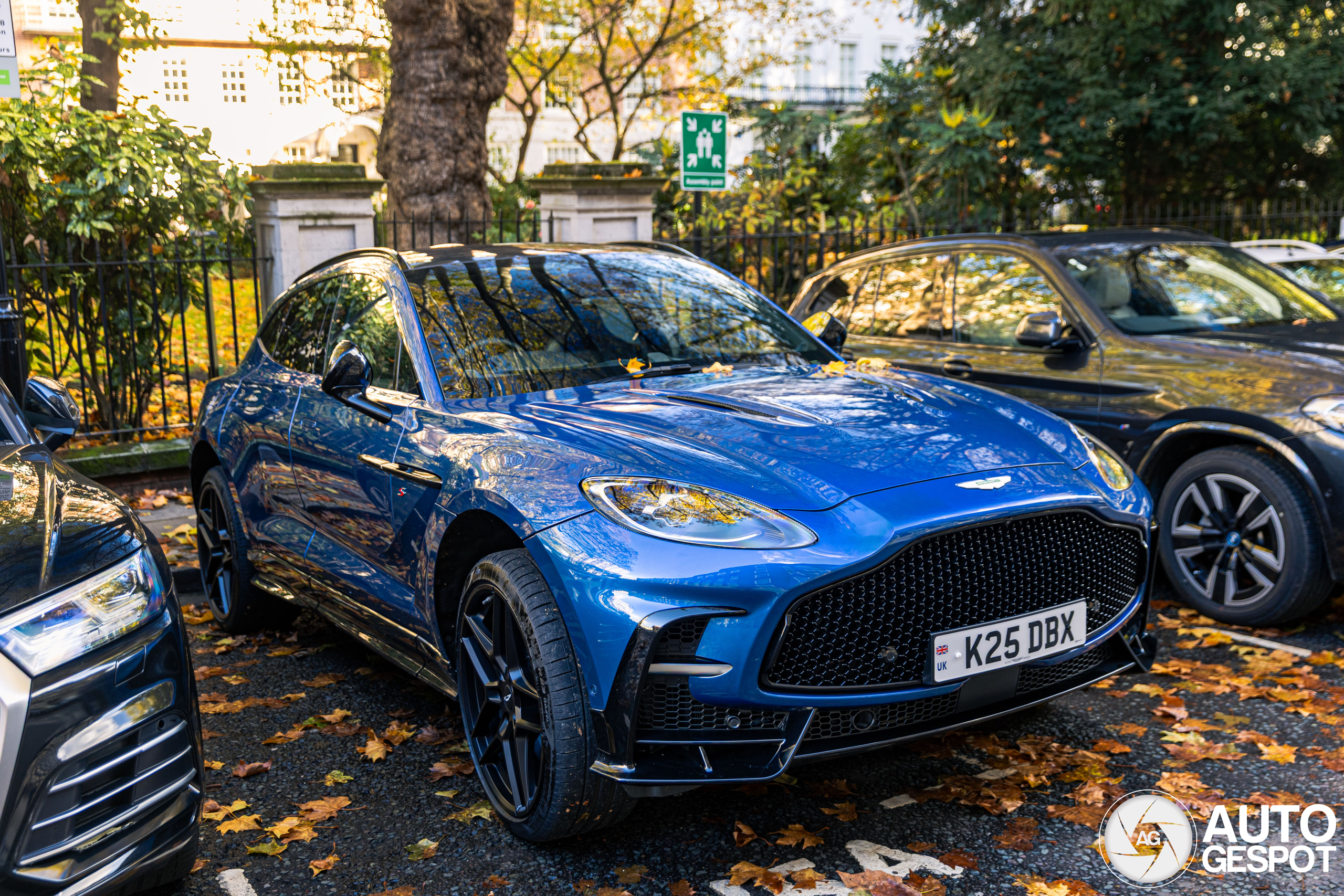 Hier is de eerste Aston Martin DBX S!