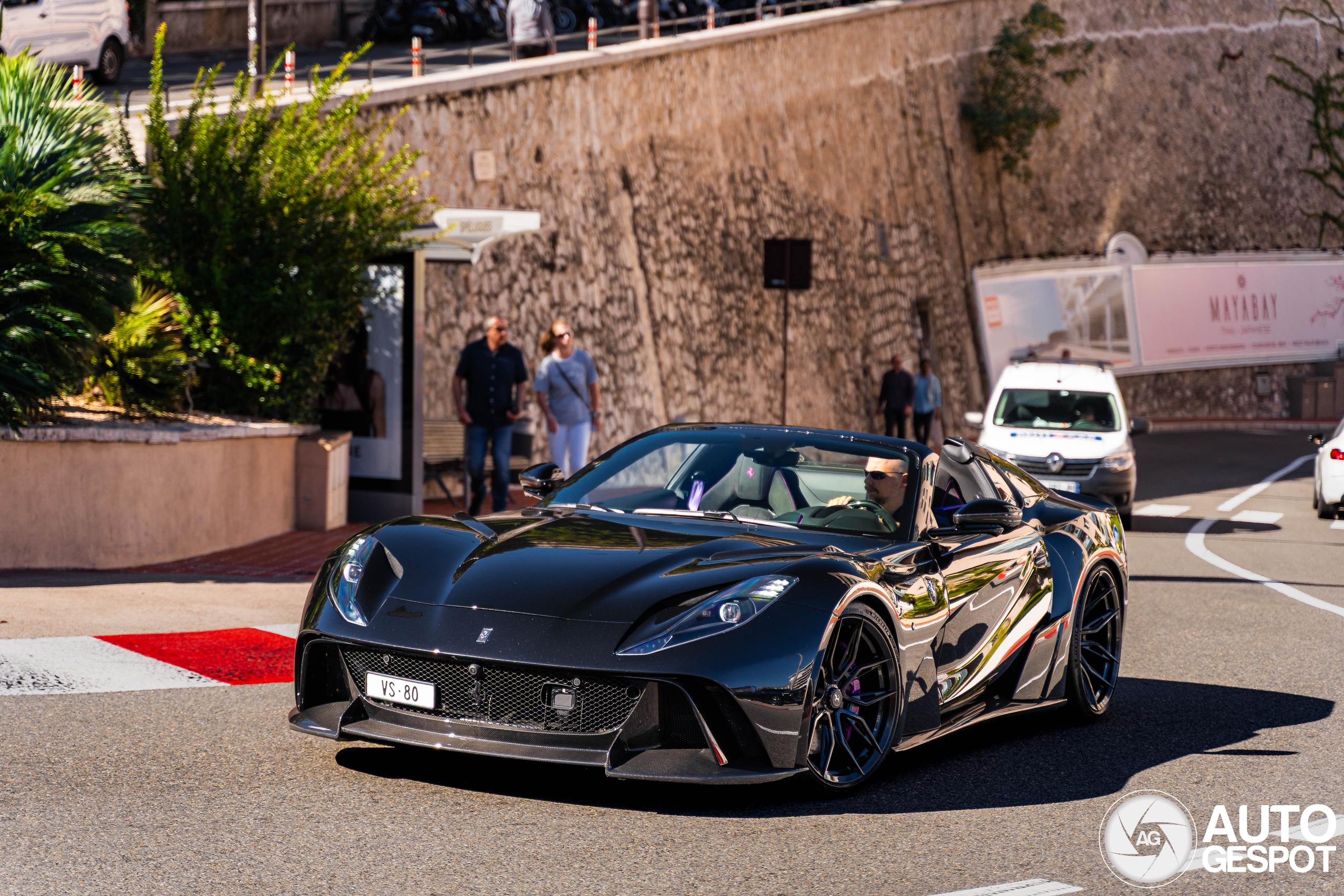Ferrari 812 GTS Novitec Rosso N-Largo geniet van de Indian summer
