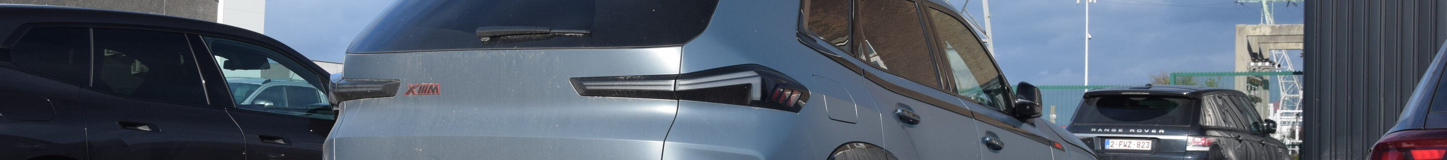 BMW XM G09 Label Red