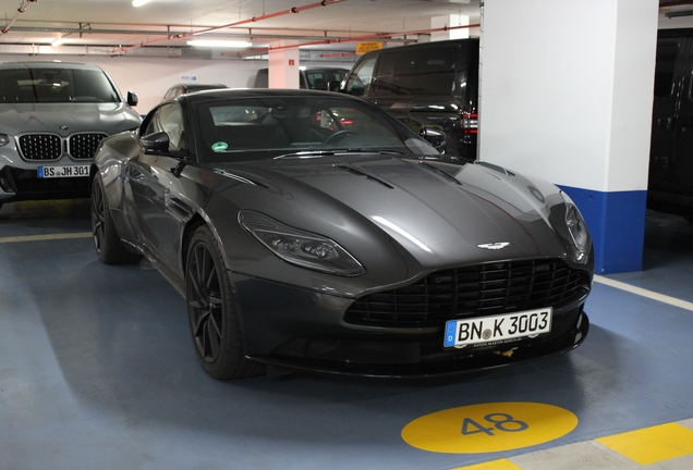 Aston Martin DB11 AMR