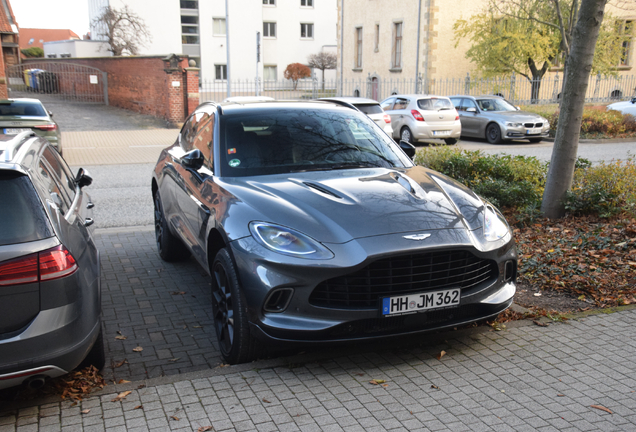 Aston Martin DBX