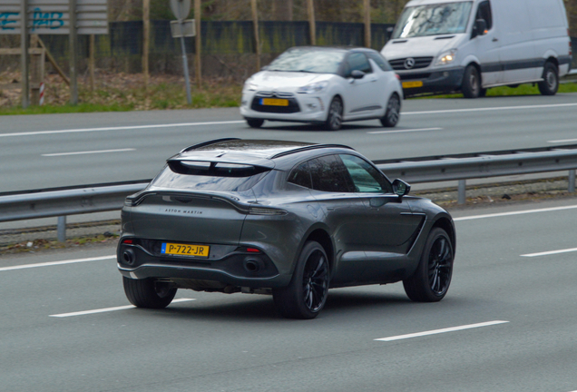 Aston Martin DBX