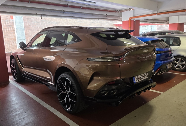 Aston Martin DBX707