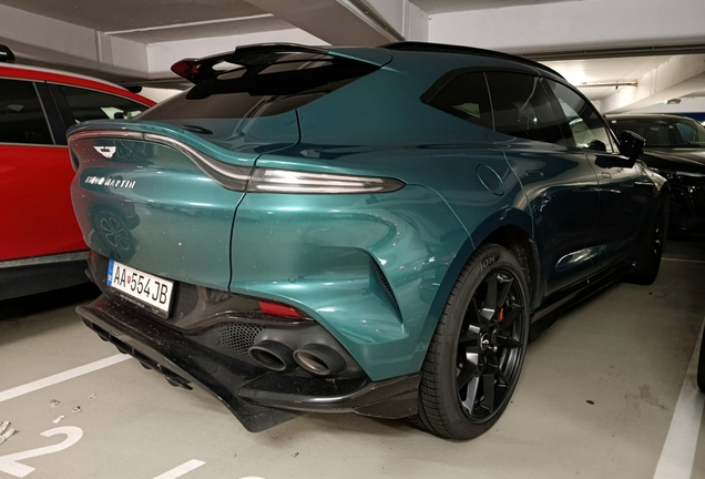 Aston Martin DBX707