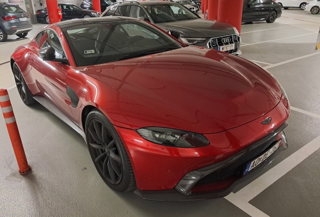 Aston Martin V8 Vantage 2018