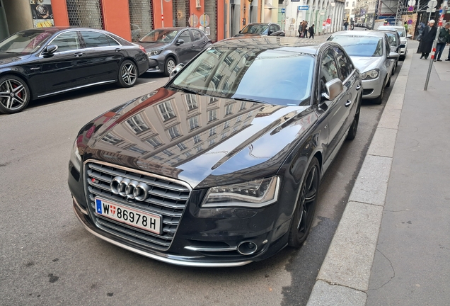 Audi S8 D4