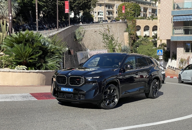 BMW XM G09 Label Red