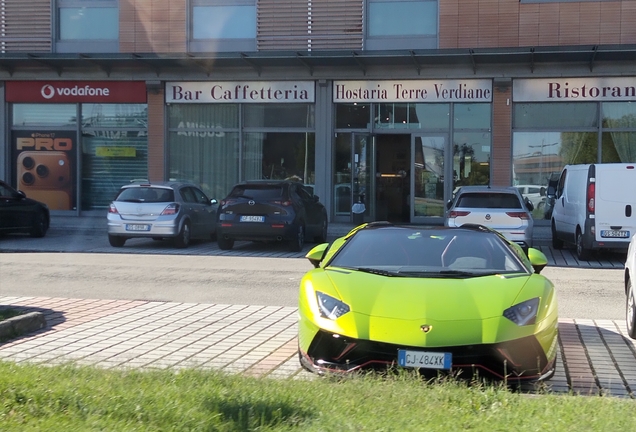 Lamborghini Aventador LP780-4 Ultimae Roadster