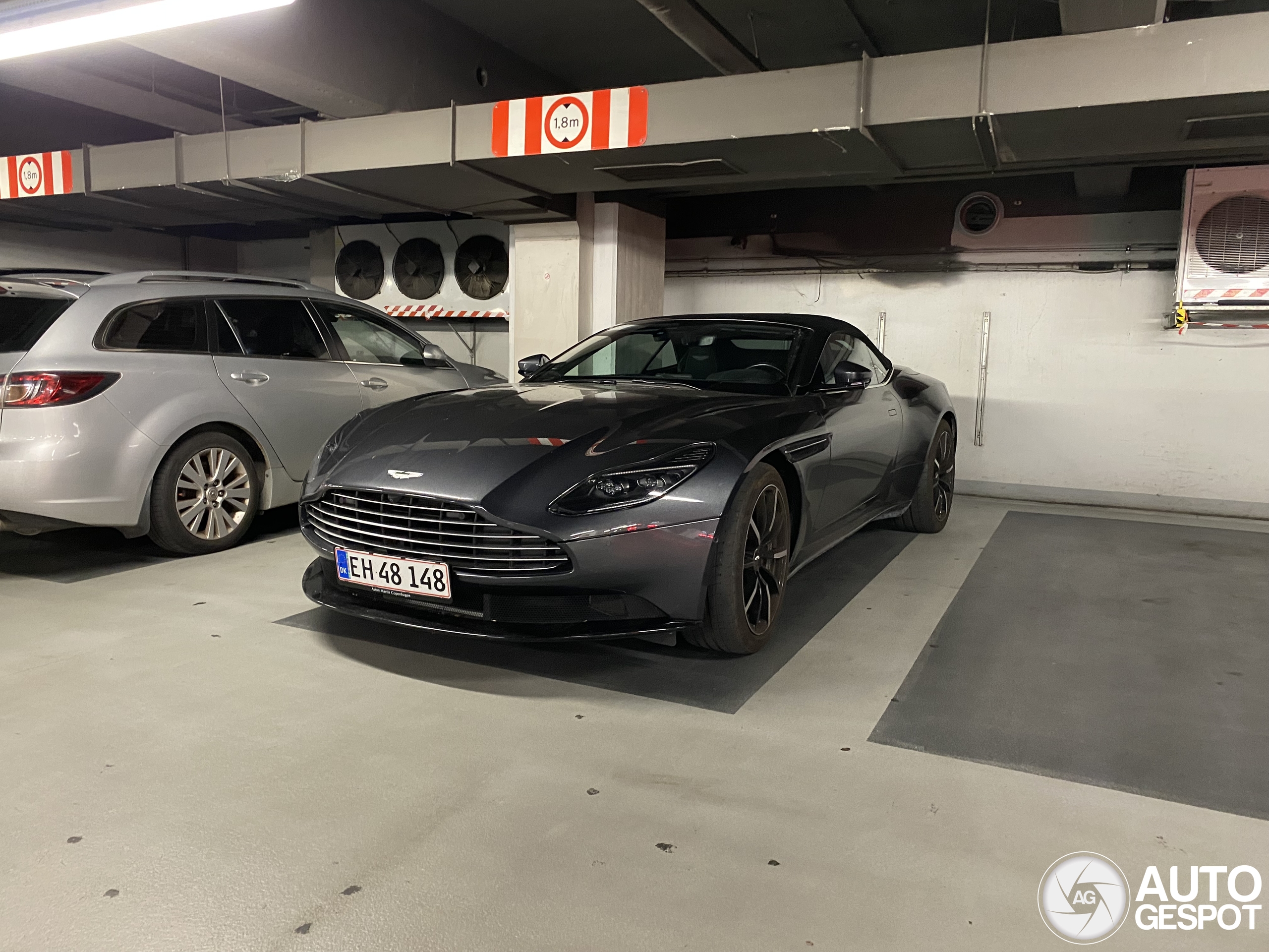 Aston Martin DB11 V8 Volante