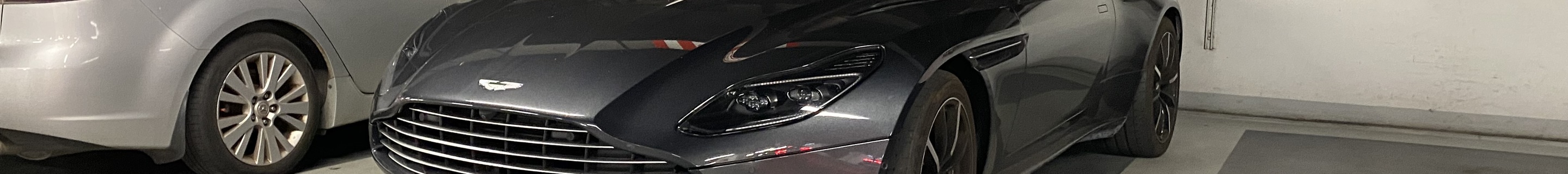 Aston Martin DB11 V8 Volante