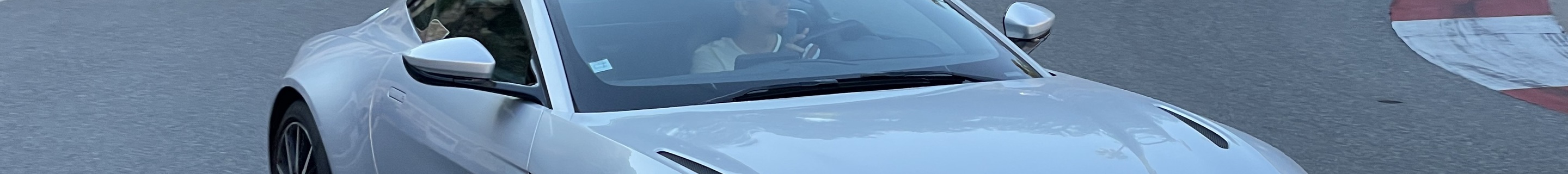 Aston Martin V8 Vantage 2018