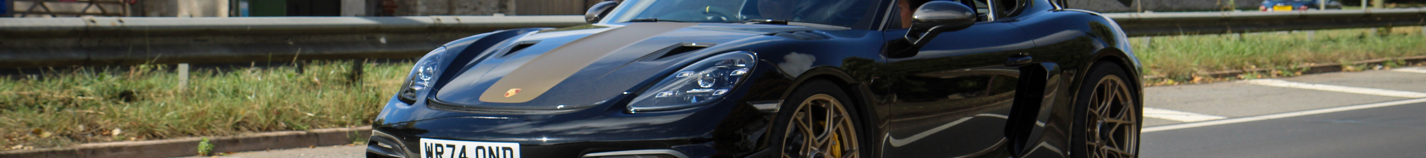 Porsche 718 Cayman GT4 RS Weissach Package