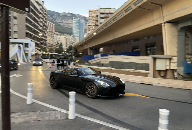Aston Martin DB12 Volante
