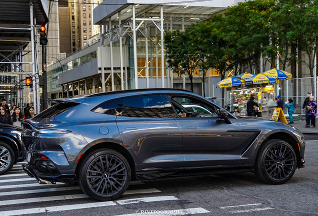 Aston Martin DBX707