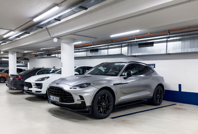 Aston Martin DBX707