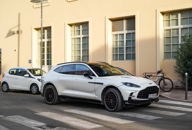 Aston Martin DBX707