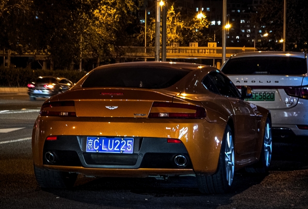 Aston Martin V8 Vantage 2012