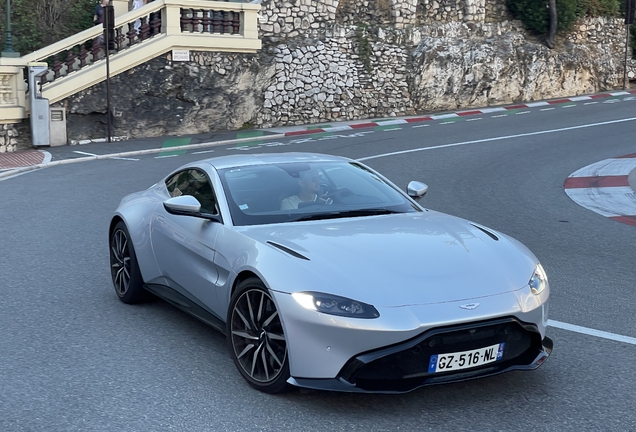 Aston Martin V8 Vantage 2018