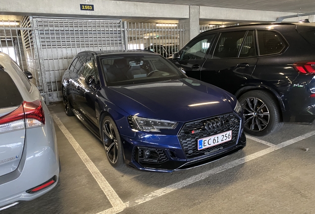 Audi RS4 Avant B9