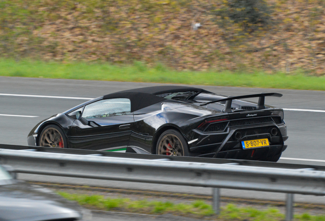 Lamborghini Huracán LP640-4 Performante Spyder