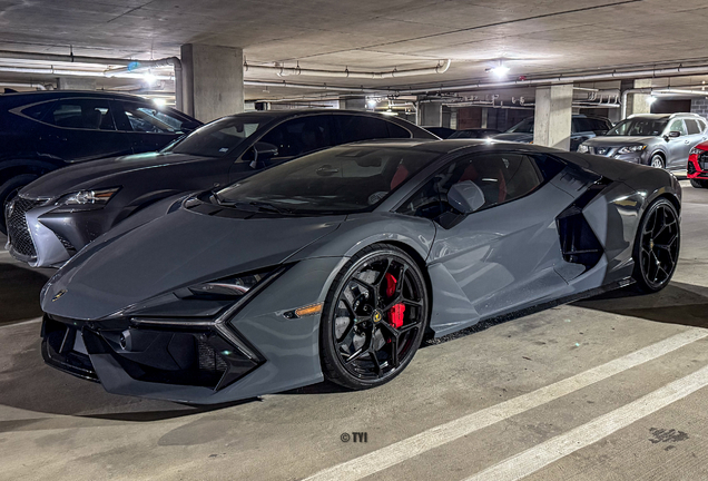 Lamborghini Revuelto