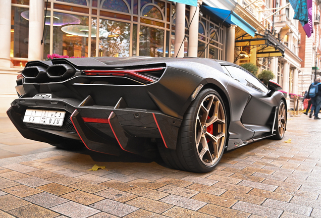 Lamborghini Revuelto