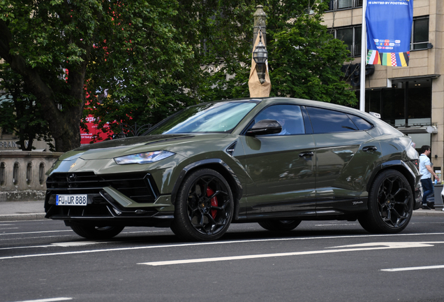 Lamborghini Urus Performante