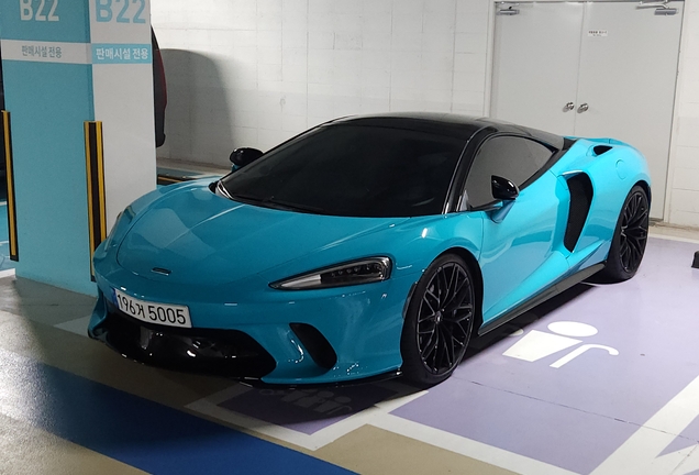McLaren GT