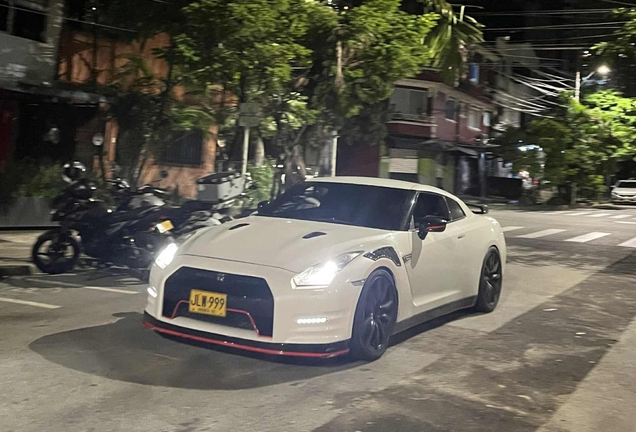 Nissan GT-R 2012