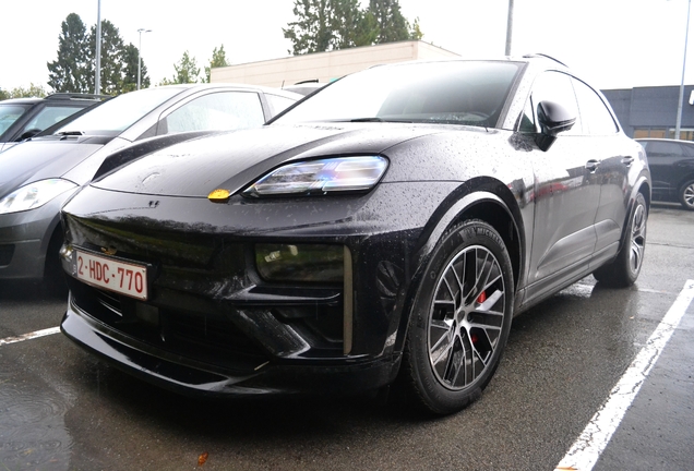 Porsche Macan EV Turbo