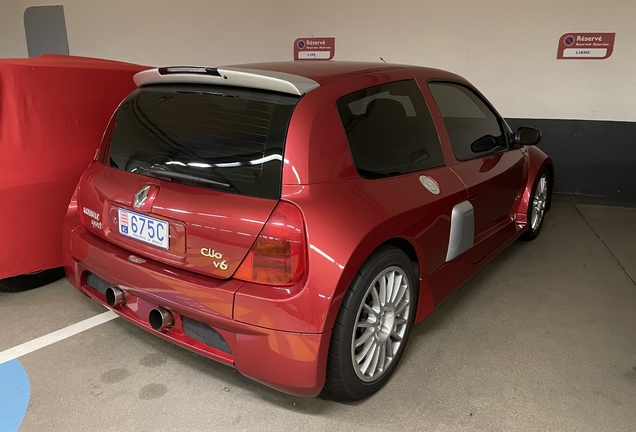 Renault Clio V6