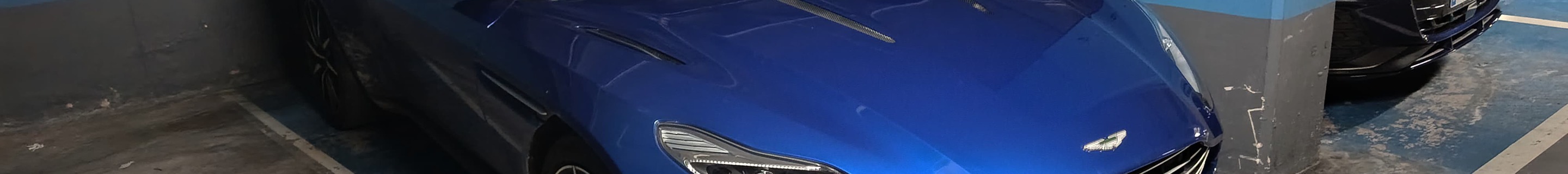 Aston Martin DB11