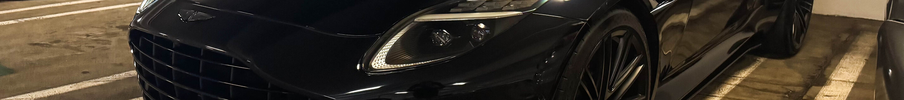 Aston Martin DB12 Volante