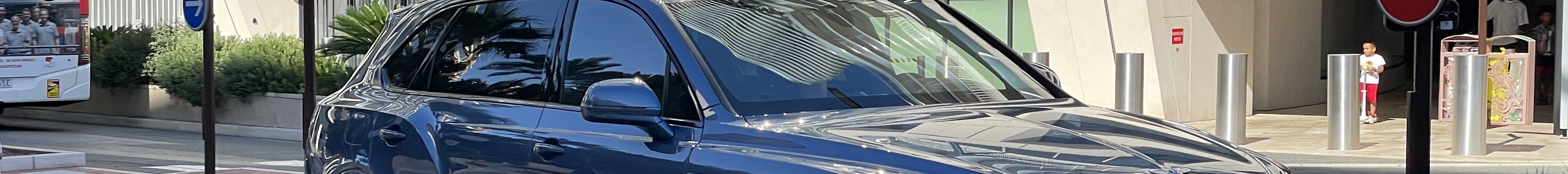 Bentley Bentayga Azure EWB First Edition