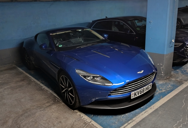 Aston Martin DB11