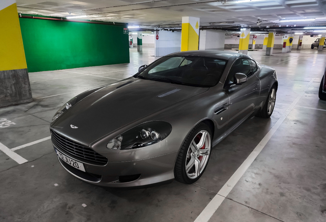 Aston Martin DB9