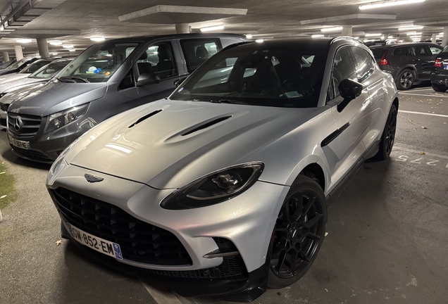 Aston Martin DBX707