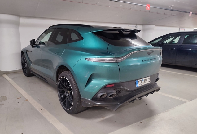 Aston Martin DBX707