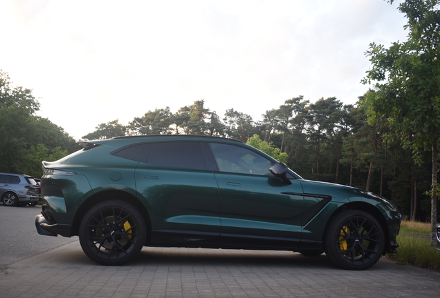 Aston Martin DBX707