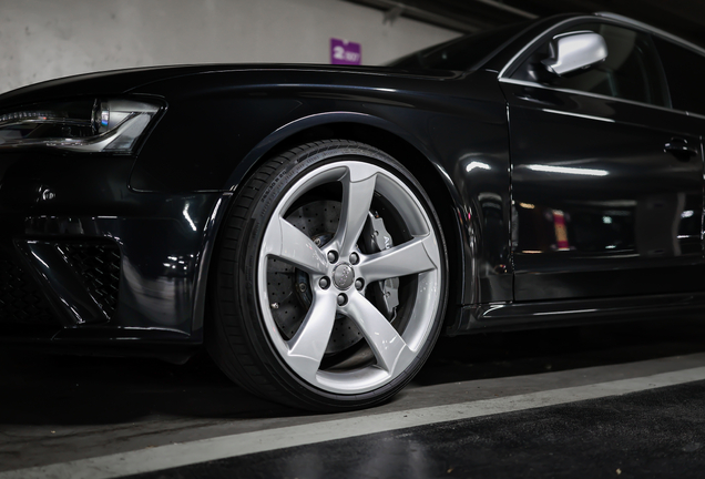 Audi RS4 Avant B8